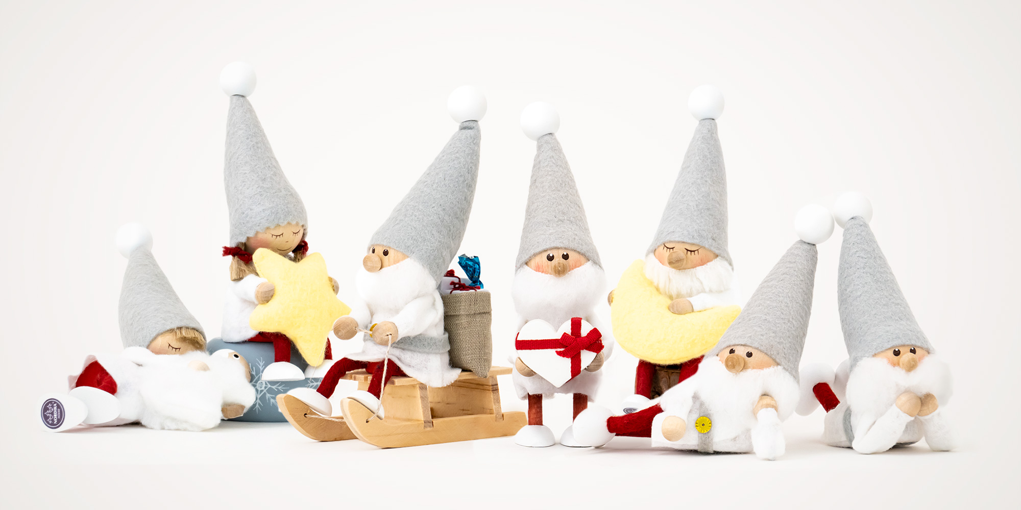 ノルディカニッセ 木製人形 クリスマス サイレントナイトシリーズの人形を並べた状態